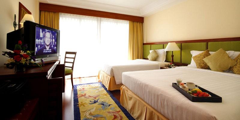 Kalim Resort Patong Exteriör bild