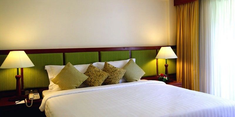 Kalim Resort Patong Exteriör bild