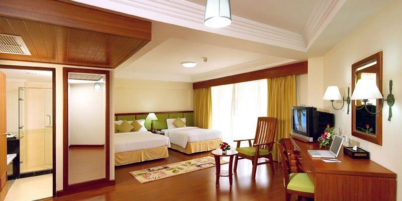 Kalim Resort Patong Exteriör bild
