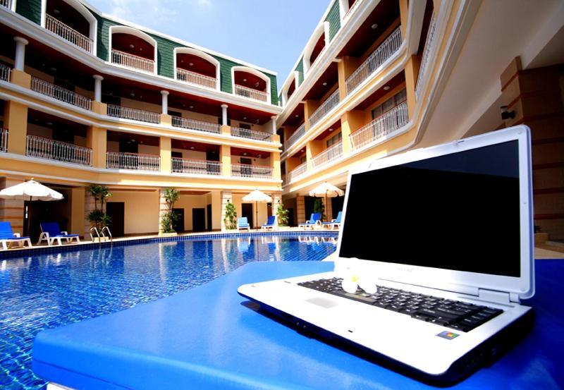 Kalim Resort Patong Exteriör bild